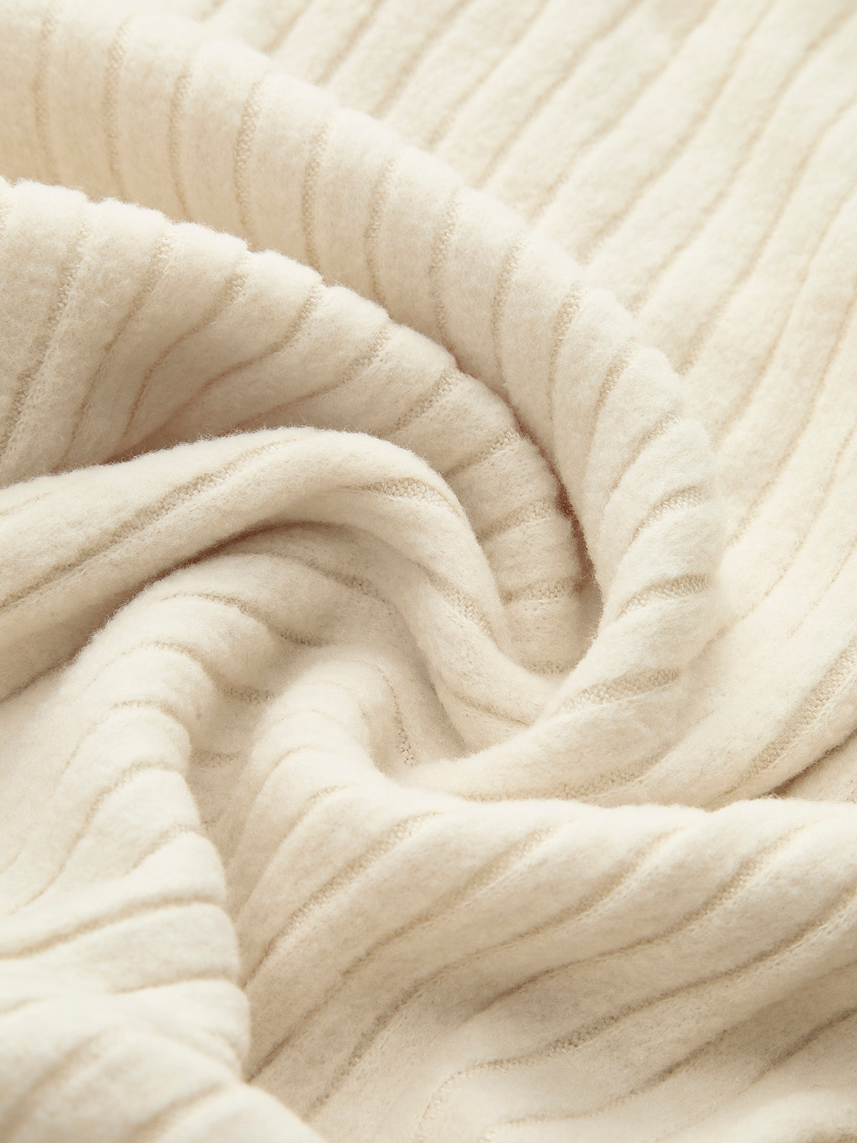 Hedvábná blůza s V výstřihem a páskem