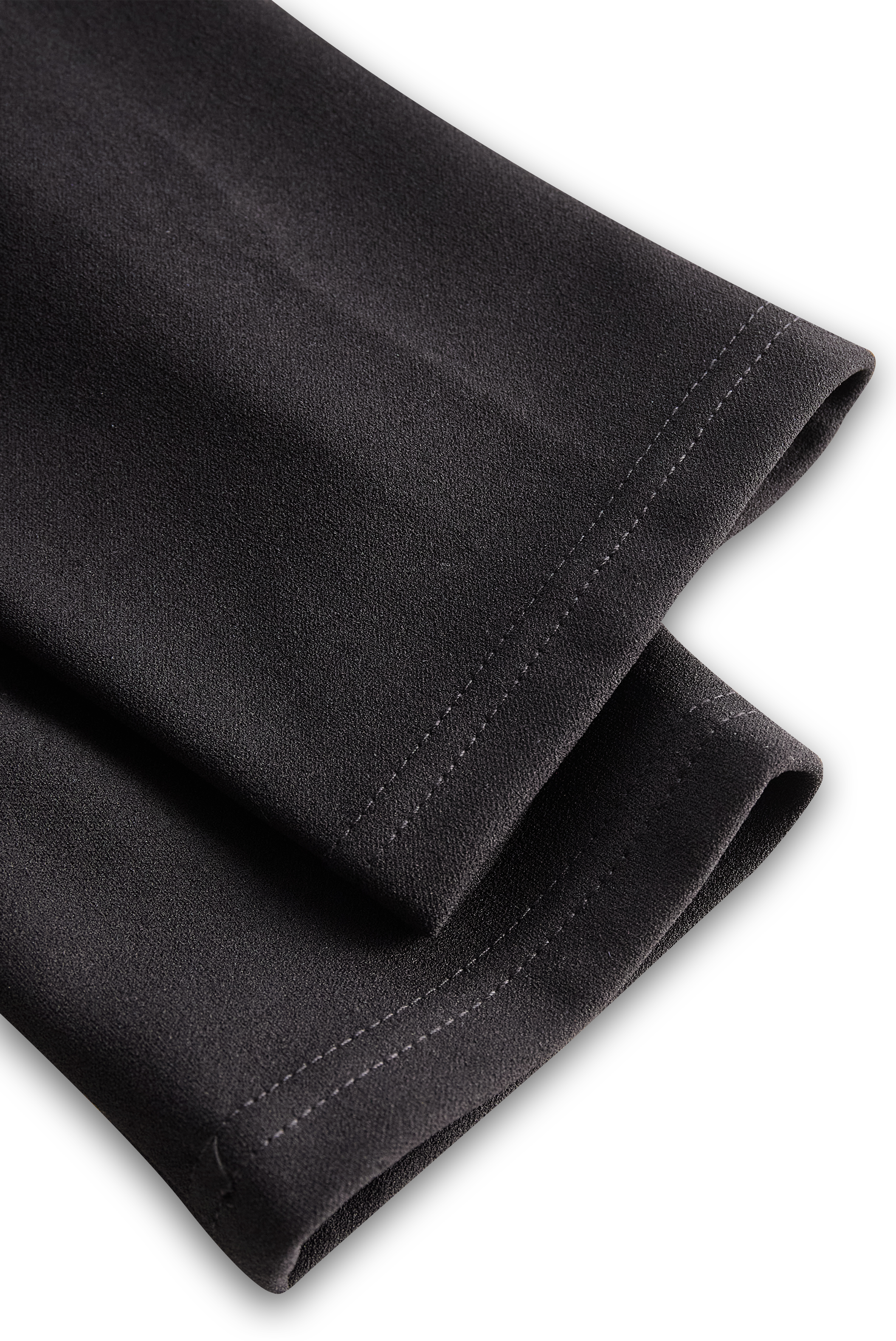 Elegantní šaty s páskem a mandarinovým límcem