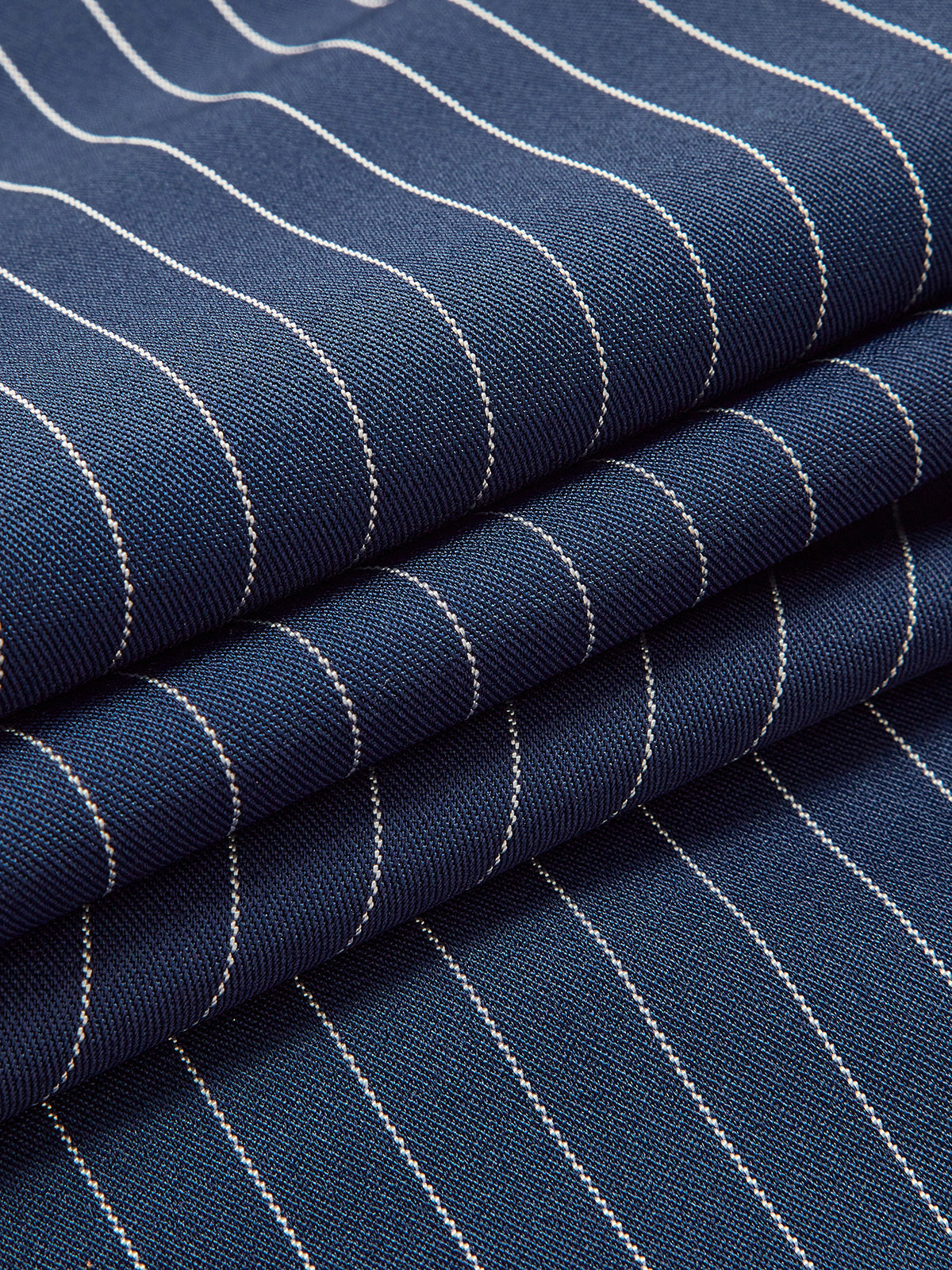 Široké plisované kalhoty se pruhy